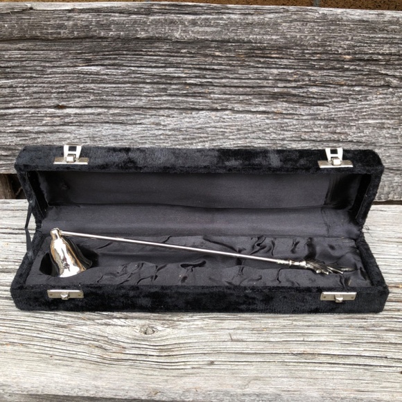 Candle Snuffer in black velvet box - Picture 3 of 13